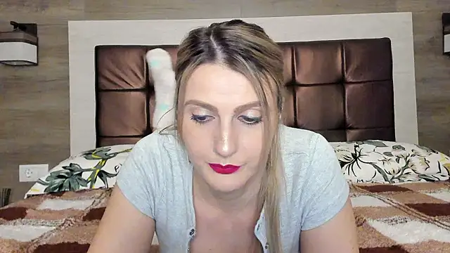 AngelVelvetXO's cam snapshot