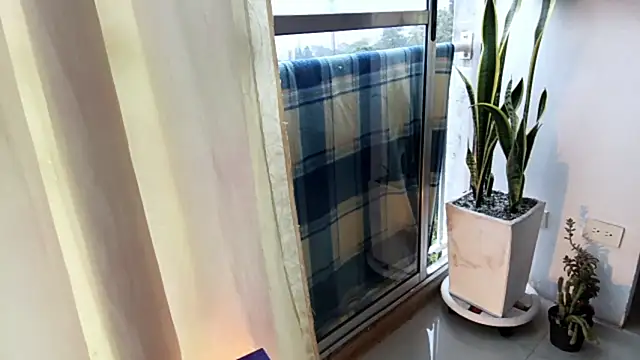 Adam_Valenciia live sex cam