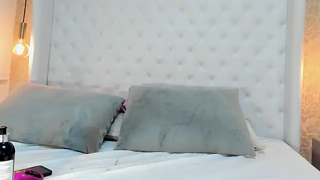 ARI_FLAME live sex cam