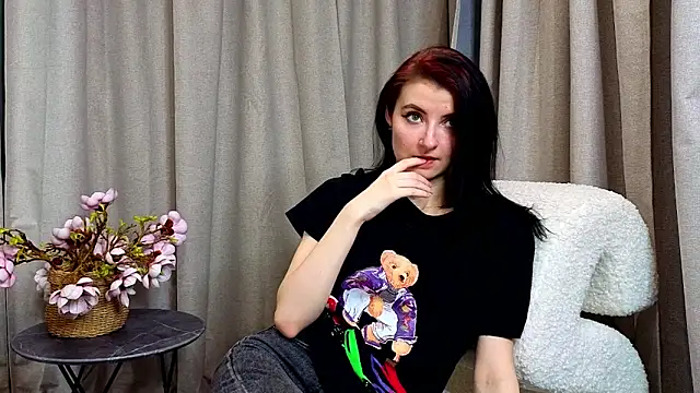 NicoleLuxe's cam snapshot