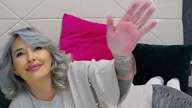 IssaSmith live sex cam