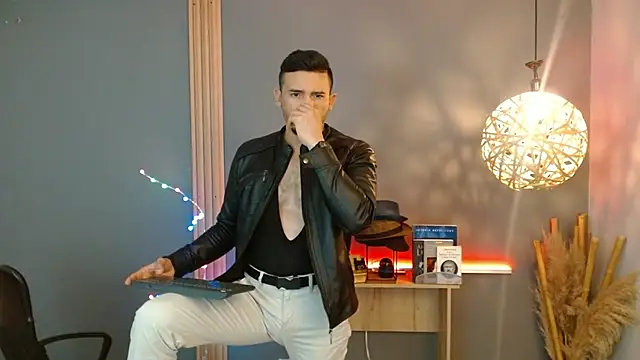 Reiko_85_ live sex cam