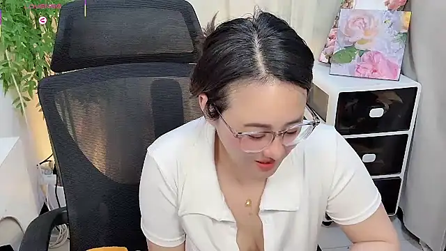 NEWONETO live sex cam