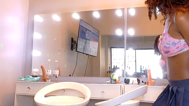 chocolatecrememia live sex cam