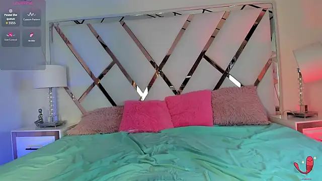 thanier_18 live sex cam