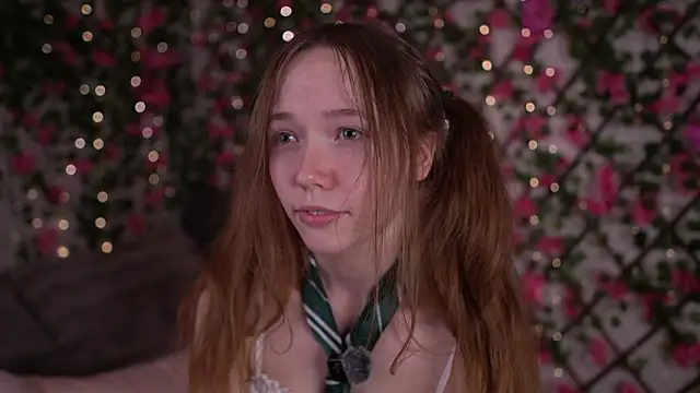 Petite_Polly's cam snapshot