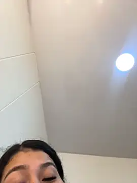 evelyn_1702 live sex cam