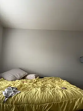 AllesandraLove live sex cam