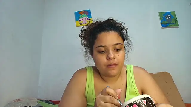 luisahot_9727's cam snapshot