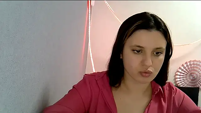 KiraHoney live sex cam