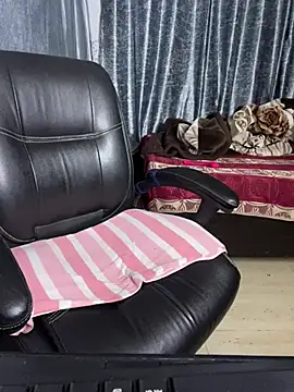 Ritu-Babe's cam snapshot