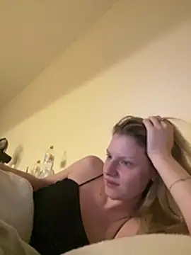 MaryHiggins live sex cam