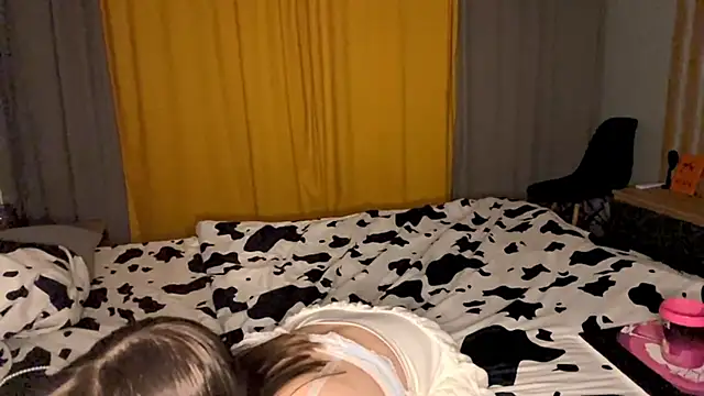 NilaKitto's cam snapshot