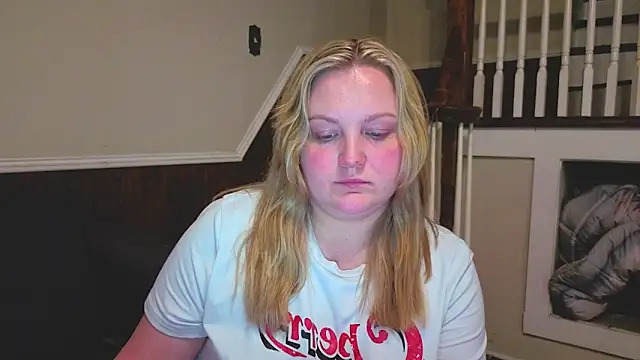 PhatAssBlond live sex cam