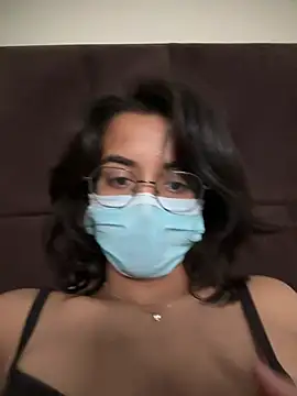 DominantDesiree live sex cam