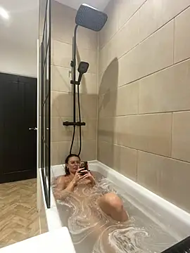 FoxyValentine live sex cam