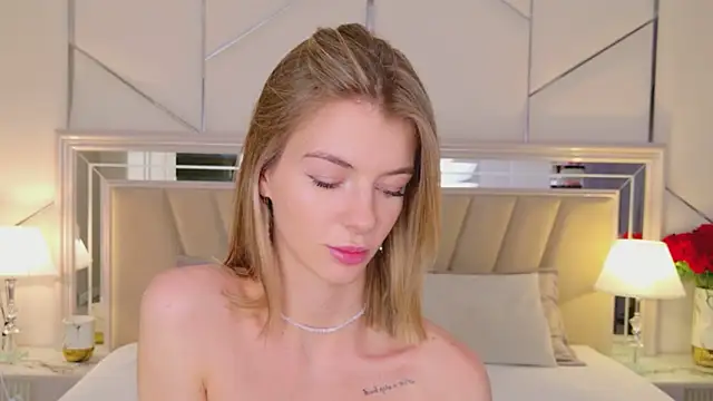 MeganMour's cam snapshot