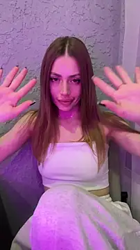 Elizabeth_Tay's cam snapshot