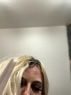 Steffi_Snowbunny live sex cam