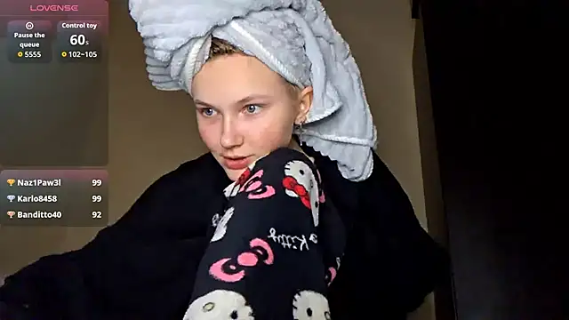 KarinRobertson live sex cam