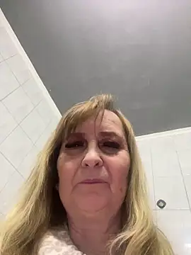 Irina2909@xh live sex cam