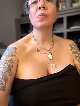 dieseldame1313 live sex cam