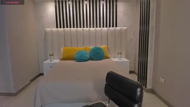 SunnyRivers live sex cam