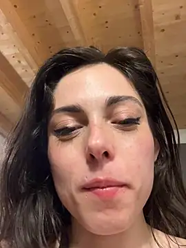 YourSlutQueen's cam snapshot