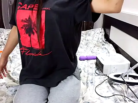 Your_School_Girl_'s cam snapshot