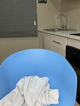 Jazmine-Blue live sex cam