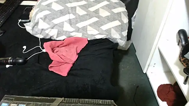 SweetHotBabby18's cam snapshot