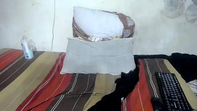 Bitchyafro's cam snapshot