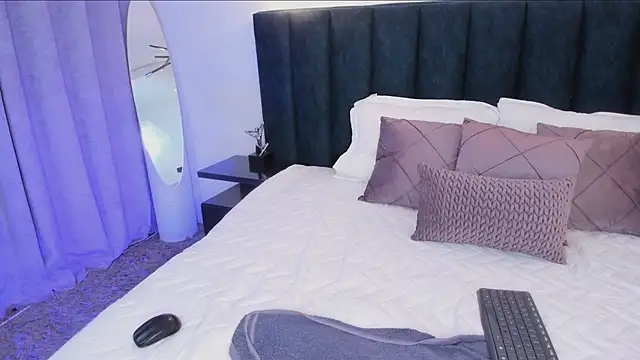 alaia7h live sex cam