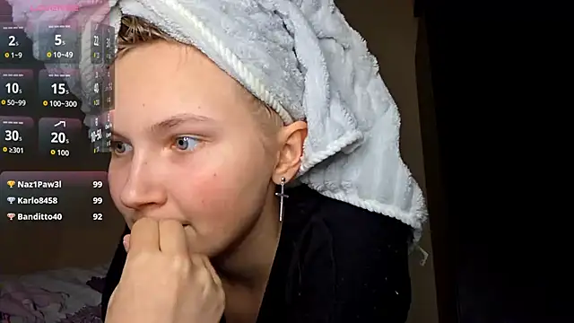 KarinRobertson live sex cam