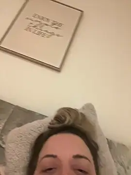 Piper_Milf_36's cam snapshot