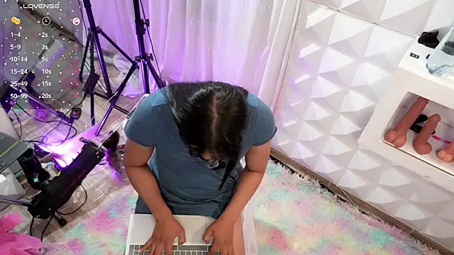 Mara-Bella live sex cam