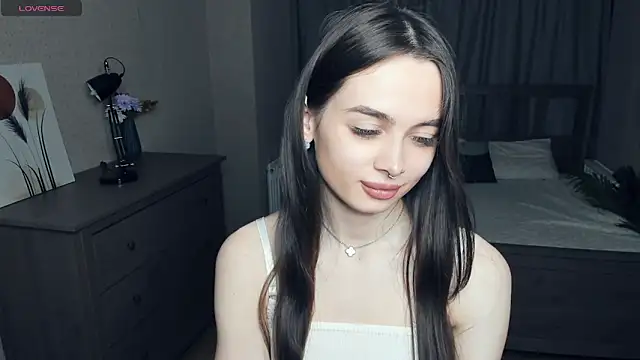 YvonneRobes live sex cam