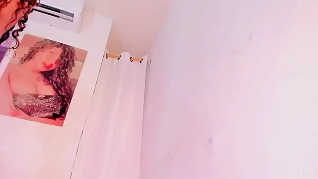 MiaKirshner live sex cam