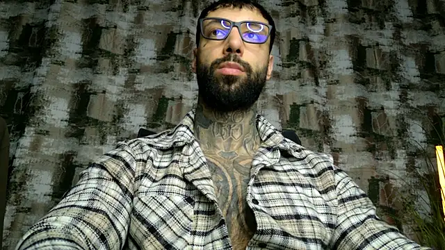 MasculineGuy99 live sex cam