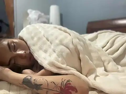 Alaia_River live sex cam