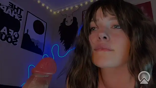 Emilia0_0_7's cam snapshot