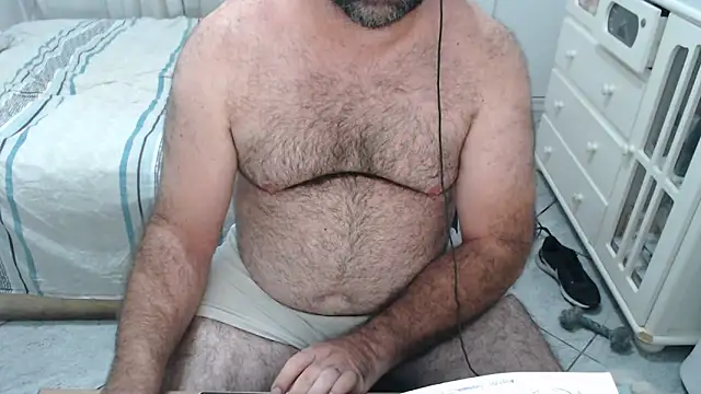 MysterBearMG live sex cam