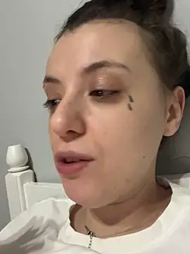 bunnythetailor's cam snapshot