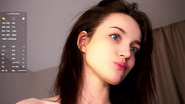 EffieHenri live sex cam