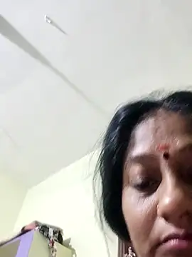 yamini1431 live sex cam