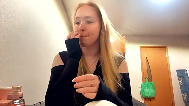 RoseBakeer's cam snapshot