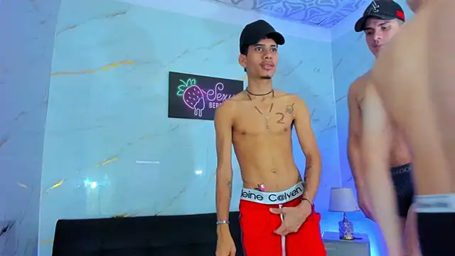 little_alex01's cam snapshot