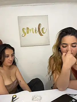 Antonella_Julieta live sex cam