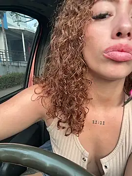 roxyrougee live sex cam