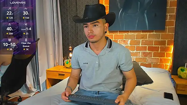 MarcoVitto live sex cam